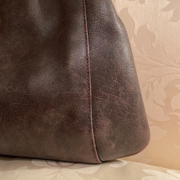 Vintage chocolate brown Ferragamo bag - Picture 7 of 10